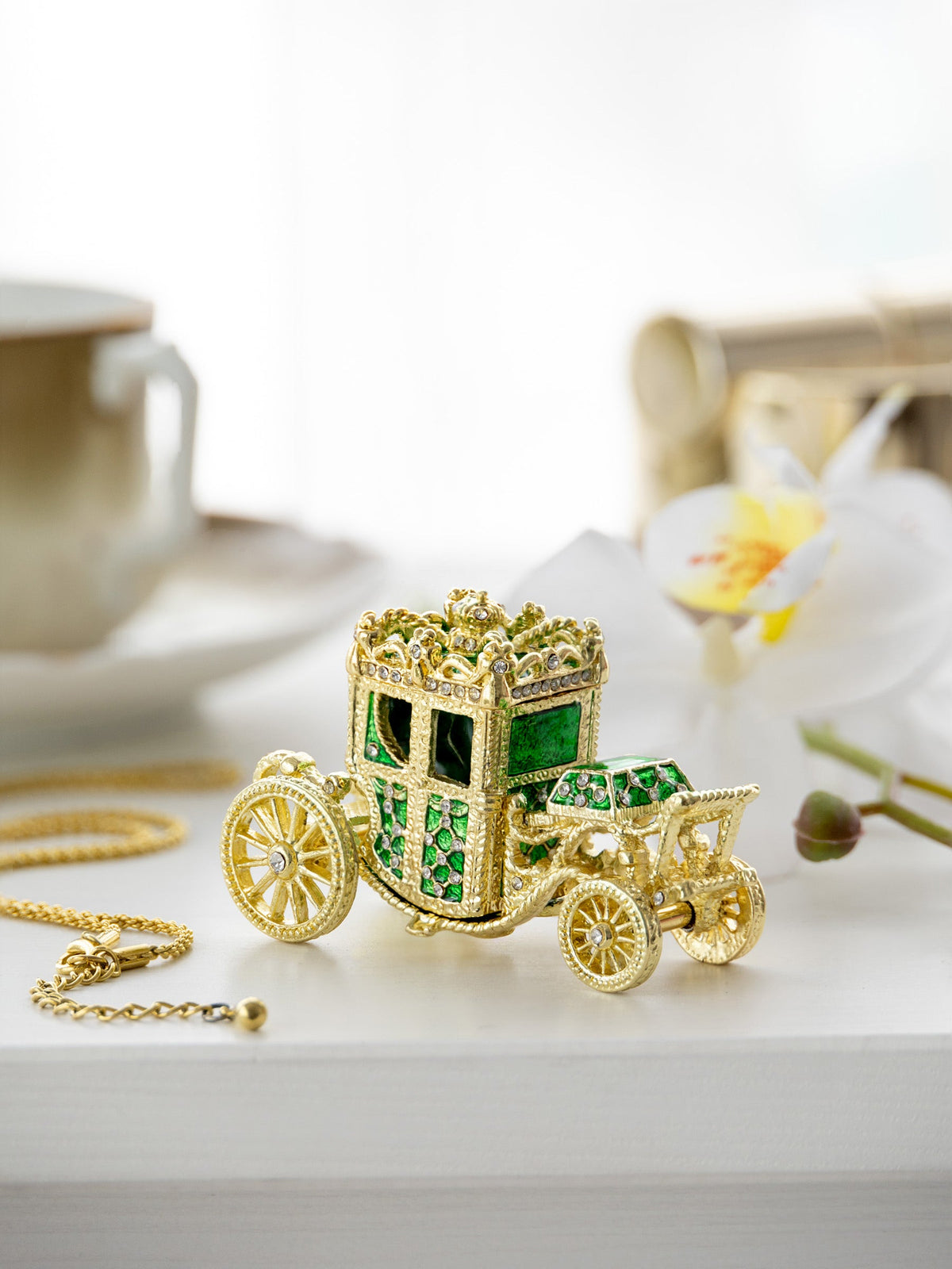 Gold & Green Carriage